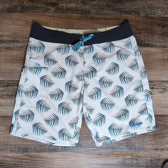 Patagonia Stretch Planing Boardshorts Size 35 In Fishbone Patterned Off-white - Picture 1 of 9